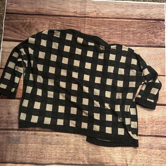 Glitzy Girlz Buffalo plaid Black Cream Cardigan Size 2X - Picture 2 of 3